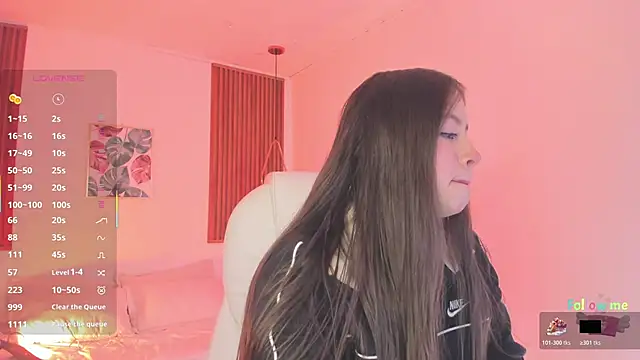 Snapshot of TiffanyWright chatting on November 7, 2025, 11:32 am TiffanyWright online show from November 7, 2025, 11:32 am