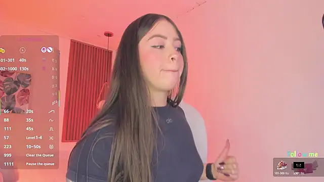 Snapshot of TiffanyWright chatting on November 20, 2025, 1:33 pm TiffanyWright online show from November 20, 2025, 1:33 pm