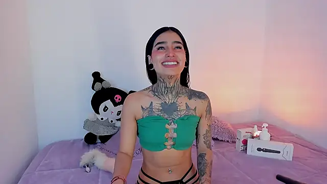 Snapshot of shadowcatt_ chatting on December 12, 2024, 6:42 pm shadowcatt online show from December 12, 2024, 6:42 pm