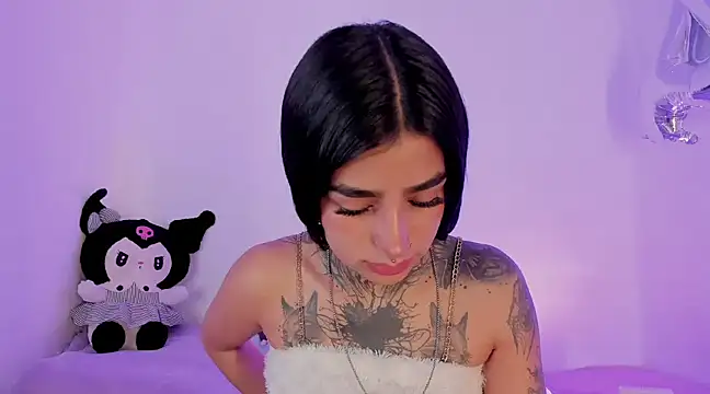 Snapshot of shadowcatt_ chatting on February 24, 2025, 4:47 pm shadowcatt online show from February 24, 2025, 4:47 pm