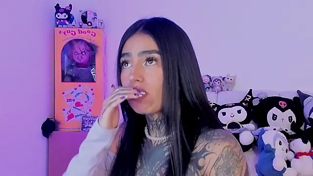 Snapshot of shadowcatt_ chatting on November 25, 2025, 7:14 pm shadowcatt online show from November 25, 2025, 7:14 pm