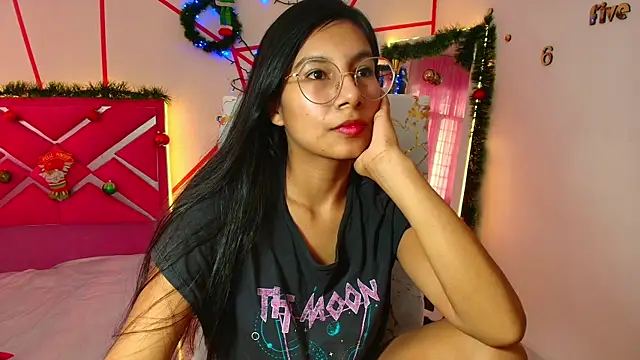 Snapshot of _Jessi29_ chatting on December 27, 2024, 7:46 pm Jessi29 online show from December 27, 2024, 7:46 pm