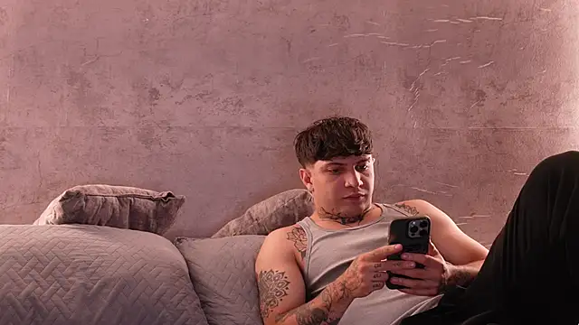 Snapshot of Nicky_and_Blake chatting on November 12, 2025, 8:08 pm Nicky and Blake online show from November 12, 2025, 8:08 pm