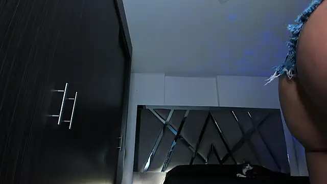 Snapshot of samaay07_ chatting on December 6, 2024, 2:35 am samaay07 online show from December 6, 2024, 2:35 am