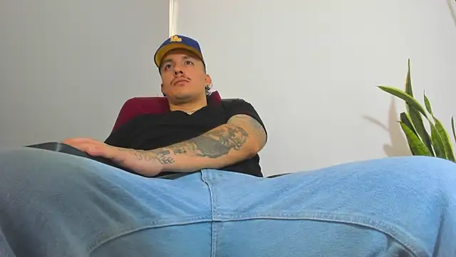 Snapshot of archie_1234 chatting on March 21, 2025, 4:40 pm archie 1234 online show from March 21, 2025, 4:40 pm