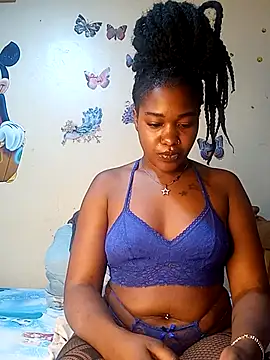 Snapshot of Pretty_tiffany chatting on September 18, 2025, 10:12 pm Pretty tiffany online show from September 18, 2025, 10:12 pm