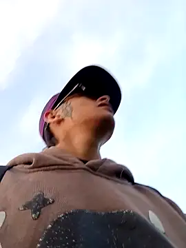 Cuervo maniaco online show from December 20, 2024, 10:43 pm