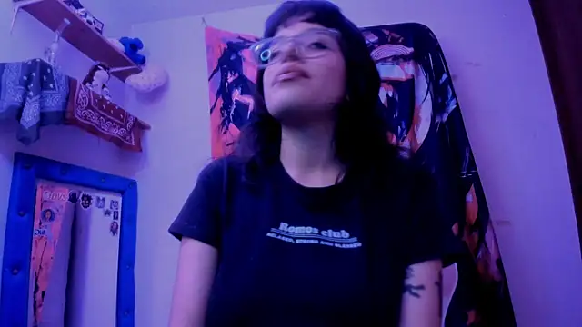 Lucyfx666 online show from April 28, 2026, 10:37 pm