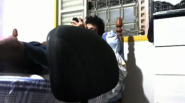 Snapshot of RenziTatte chatting on December 5, 2024, 1:25 am RenziTatte online show from December 5, 2024, 1:25 am