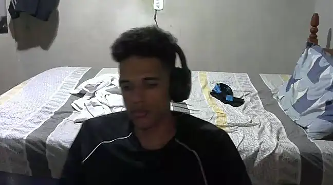 Snapshot of RenziTatte chatting on December 10, 2024, 1:54 am RenziTatte online show from December 10, 2024, 1:54 am