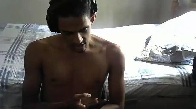 Snapshot of RenziTatte chatting on March 3, 2025, 3:09 pm RenziTatte online show from March 3, 2025, 3:09 pm