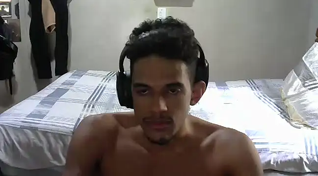 Snapshot of RenziTatte chatting on March 5, 2025, 5:29 pm RenziTatte online show from March 5, 2025, 5:29 pm