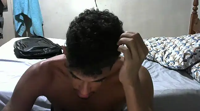 Snapshot of RenziTatte chatting on March 8, 2025, 1:39 am RenziTatte online show from March 8, 2025, 1:39 am