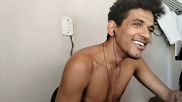 Snapshot of RenziTatte chatting on October 8, 2025, 4:48 pm RenziTatte online show from October 8, 2025, 4:48 pm