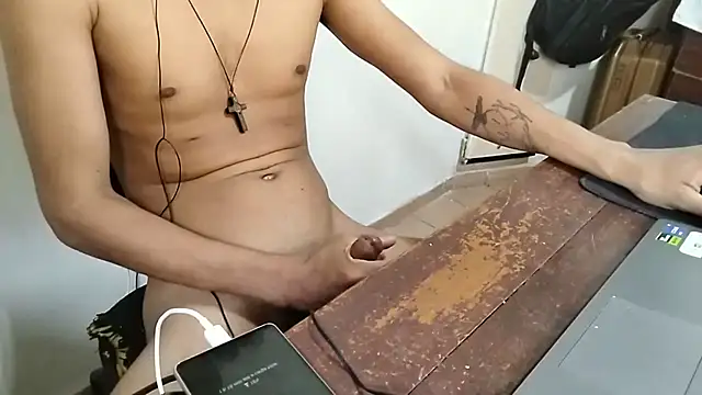 Snapshot of RenziTatte chatting on October 17, 2025, 3:03 pm RenziTatte online show from October 17, 2025, 3:03 pm