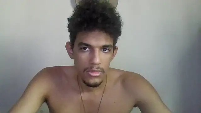 Snapshot of RenziTatte chatting on October 22, 2025, 3:23 pm RenziTatte online show from October 22, 2025, 3:23 pm