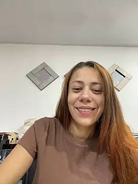 Snapshot of AnnbellaRosse chatting on March 17, 2025, 3:29 pm AnnbellaRosse online show from March 17, 2025, 3:29 pm