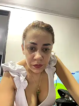 Snapshot of AnnbellaRosse chatting on September 10, 2025, 11:27 pm AnnbellaRosse online show from September 10, 2025, 11:27 pm