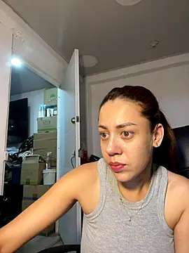 Snapshot of AnnbellaRosse chatting on September 27, 2025, 2:33 pm AnnbellaRosse online show from September 27, 2025, 2:33 pm