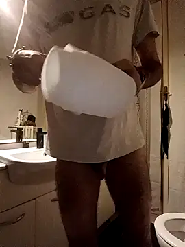 Snapshot of Fragolina73- chatting on October 11, 2025, 7:12 pm Fragolina73- online show from October 11, 2025, 7:12 pm