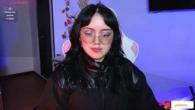 suzumi   online show from January 5, 2025, 12:52 am