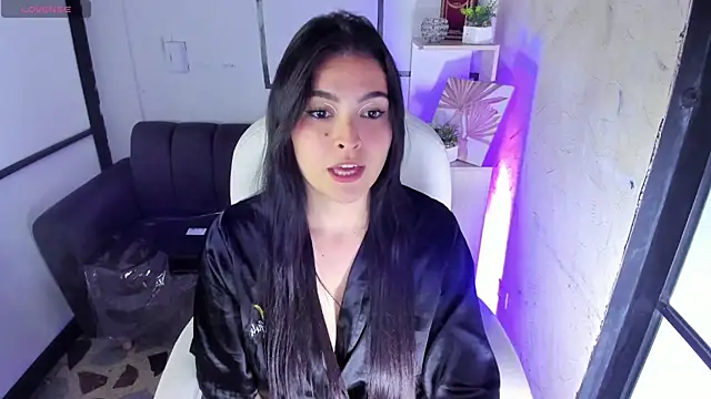 Snapshot of TifanyWhite_ chatting on January 28, 2025, 12:05 am TifanyWhite online show from January 28, 2025, 12:05 am