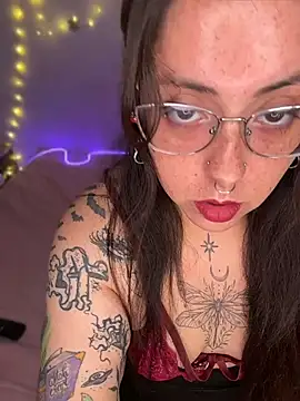 Mizztikaa online show from May 7, 2026, 6:35 pm