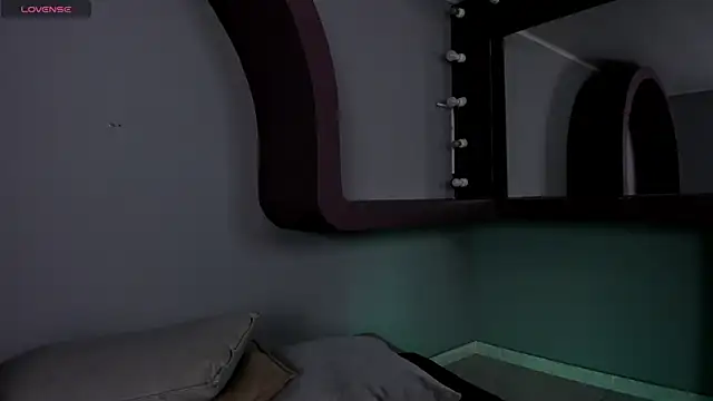 morganlake  online show from December 20, 2025, 3:35 am