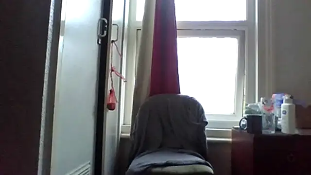 Snapshot of DrbigdickUK chatting on April 14, 2026, 6:14 pm DrbigdickUK online show from April 14, 2026, 6:14 pm