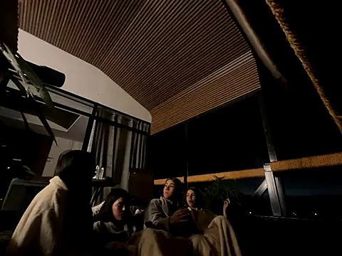 Candy sexyy online show from December 16, 2025, 4:17 am