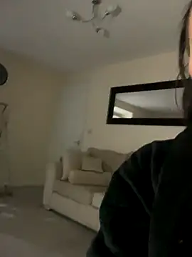 UKSYDNEYFOX online show from September 24, 2025, 8:01 pm