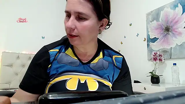 victoria jones online show from April 25, 2026, 1:41 pm