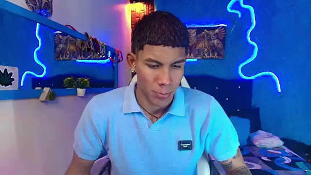 Damian latinxxx online show from January 28, 2025, 2:32 am