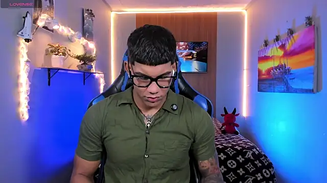 Damian latinxxx online show from July 30, 2026, 9:08 am