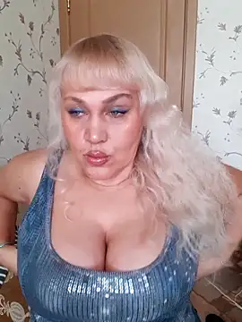 IsabellaBoni online show from February 15, 2026, 7:27 am