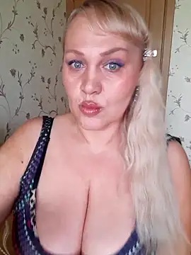 IsabellaBoni online show from April 29, 2026, 5:33 am