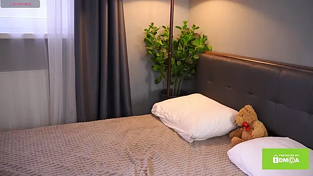 Snapshot of Bellacle chatting on February 17, 2025, 1:10 pm Bellacle online show from February 17, 2025, 1:10 pm