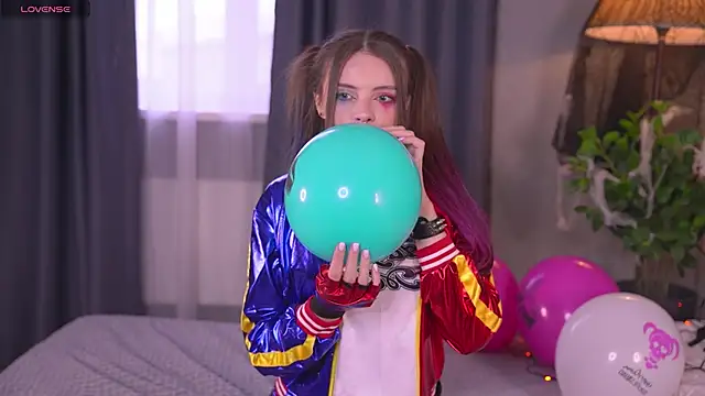 Snapshot of Bellacle chatting on October 31, 2025, 7:42 am Bellacle online show from October 31, 2025, 7:42 am