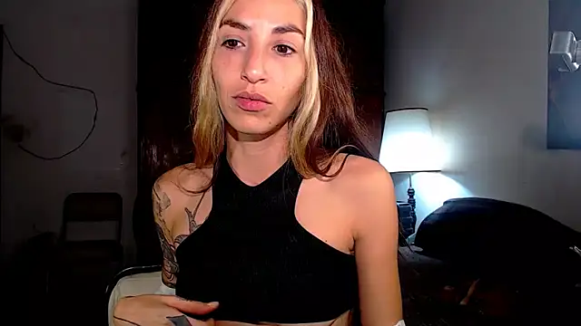 Snapshot of stephieval_ chatting on June 3, 2026, 6:27 am stephieval online show from June 3, 2026, 6:27 am