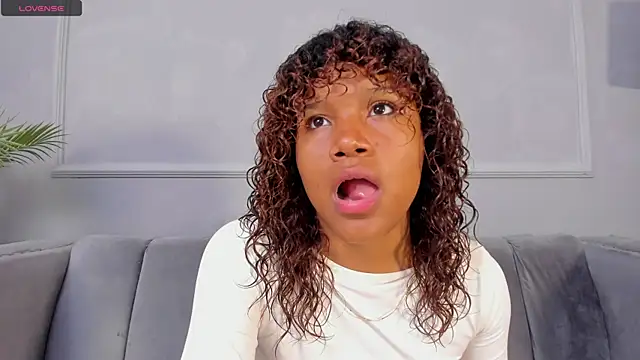 Isabellsmmith online show from February 27, 2025, 3:58 am