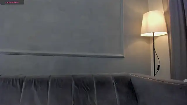 Isabellsmmith online show from November 15, 2025, 7:32 pm