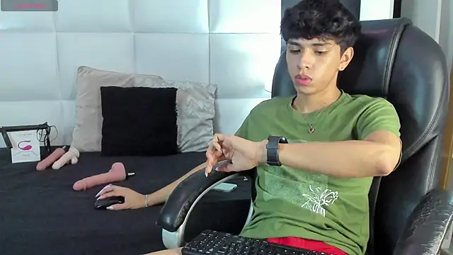 Santy carrington online show from December 9, 2024, 11:24 pm