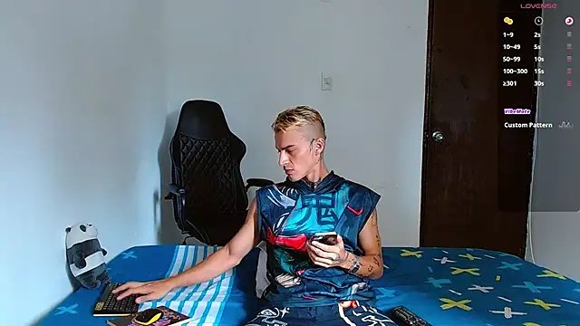 bray hotboy777 online show from December 5, 2025, 2:14 pm