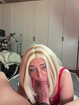 Snapshot of FoxyandTed chatting on May 10, 2026, 3:17 pm FoxyandTed online show from May 10, 2026, 3:17 pm