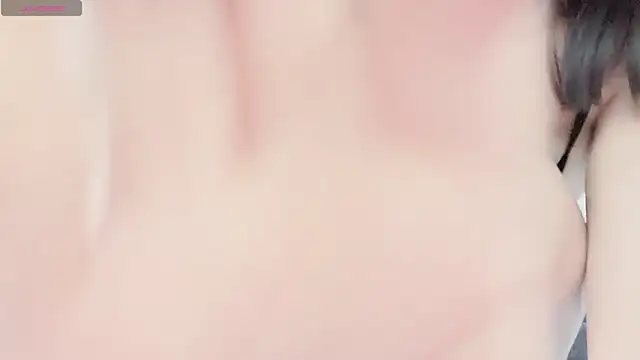 Snapshot of LyLy_Office chatting on March 4, 2025, 5:21 am LyLy Office online show from March 4, 2025, 5:21 am