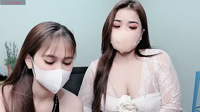 Snapshot of LyLy_Office chatting on March 10, 2025, 9:32 am LyLy Office online show from March 10, 2025, 9:32 am