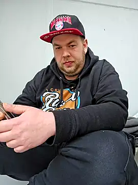 PupW0lfy online show from February 10, 2025, 11:36 am