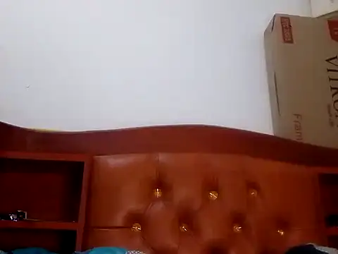 Snapshot of Claris2 chatting on November 2, 2025, 5:59 pm Claris2 online show from November 2, 2025, 5:59 pm