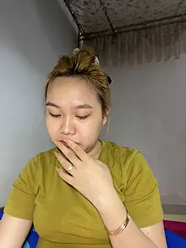 Snapshot of Odette68 chatting on May 8, 2026, 12:05 am Odette68 online show from May 8, 2026, 12:05 am