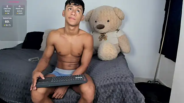 Snapshot of LittleParker chatting on June 16, 2026, 12:41 pm LittleParker online show from June 16, 2026, 12:41 pm